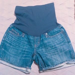 Gap maternity jean shorts - size 0
